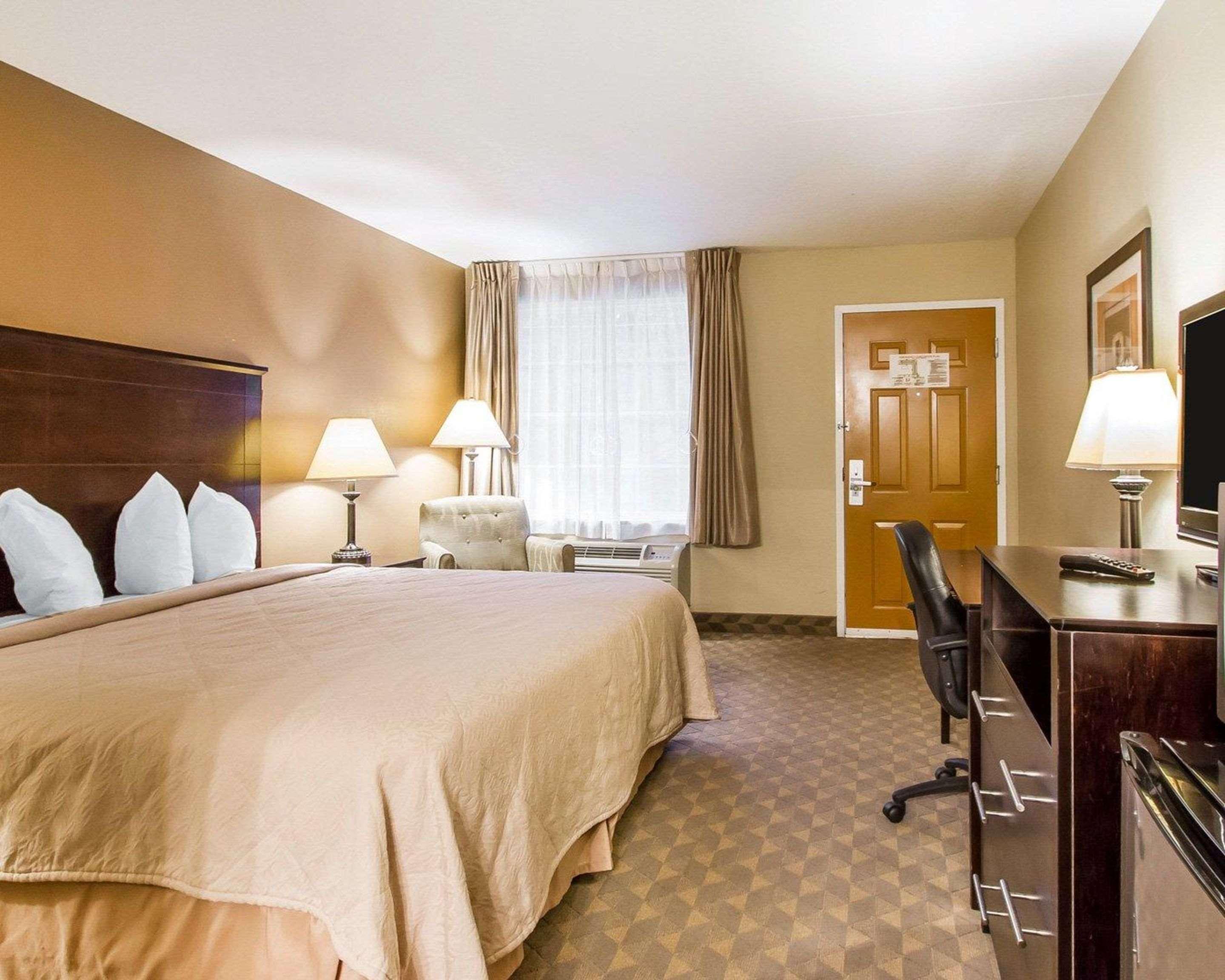 Quality Inn & Suites Greenville I-65 Bagian luar foto