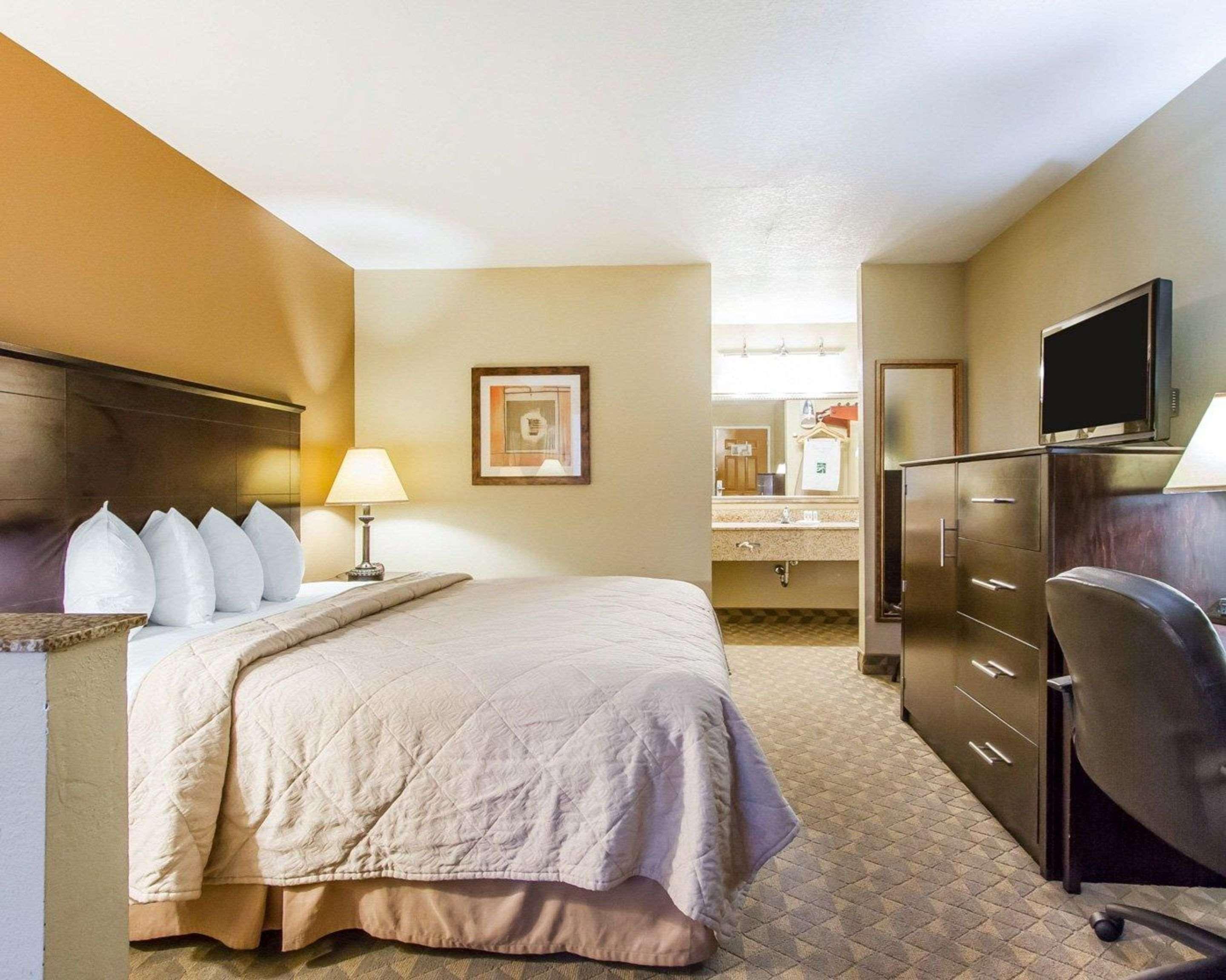 Quality Inn & Suites Greenville I-65 Bagian luar foto