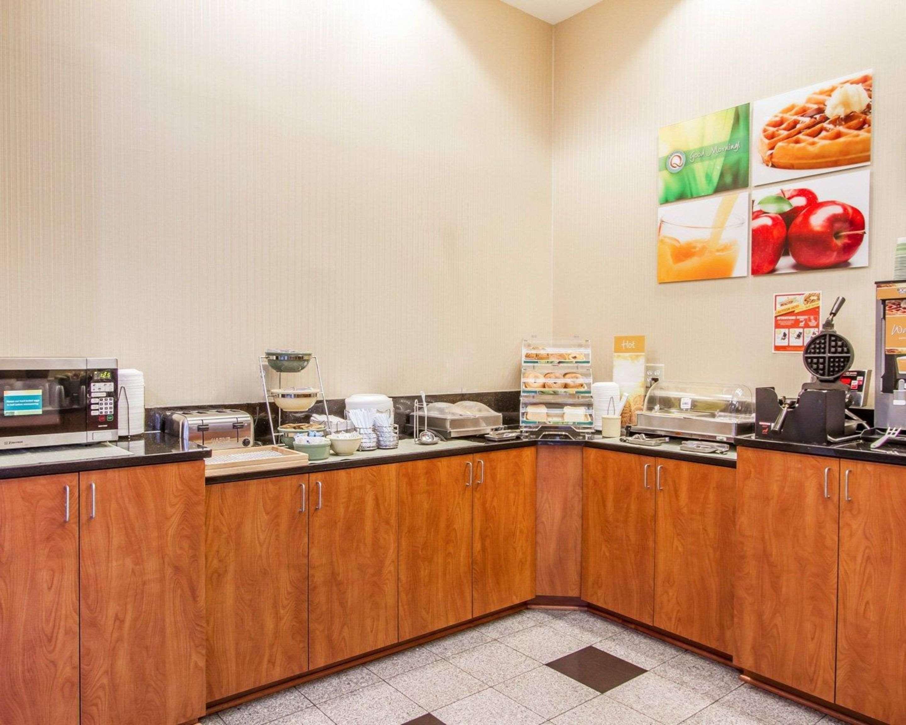 Quality Inn & Suites Greenville I-65 Bagian luar foto