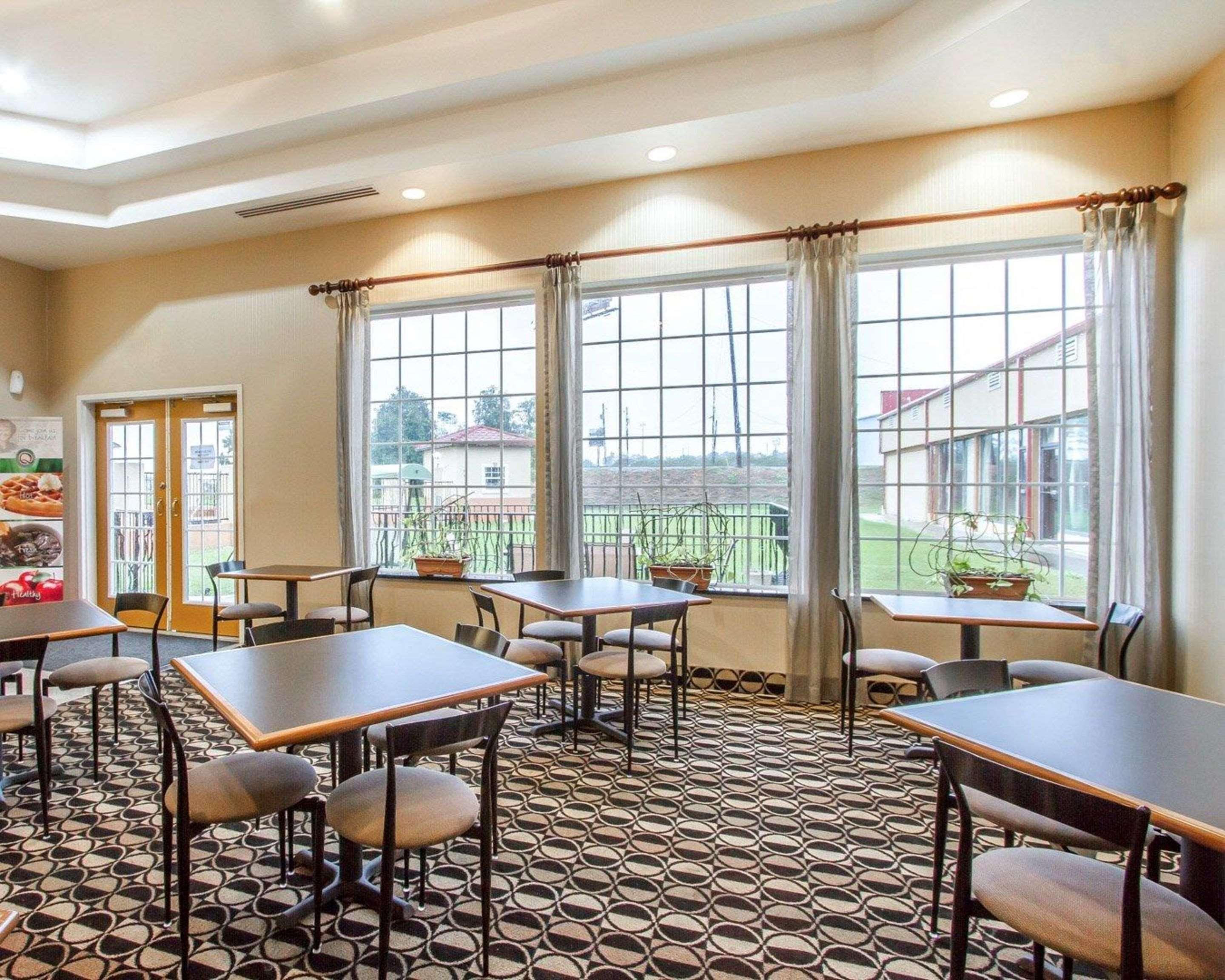 Quality Inn & Suites Greenville I-65 Bagian luar foto