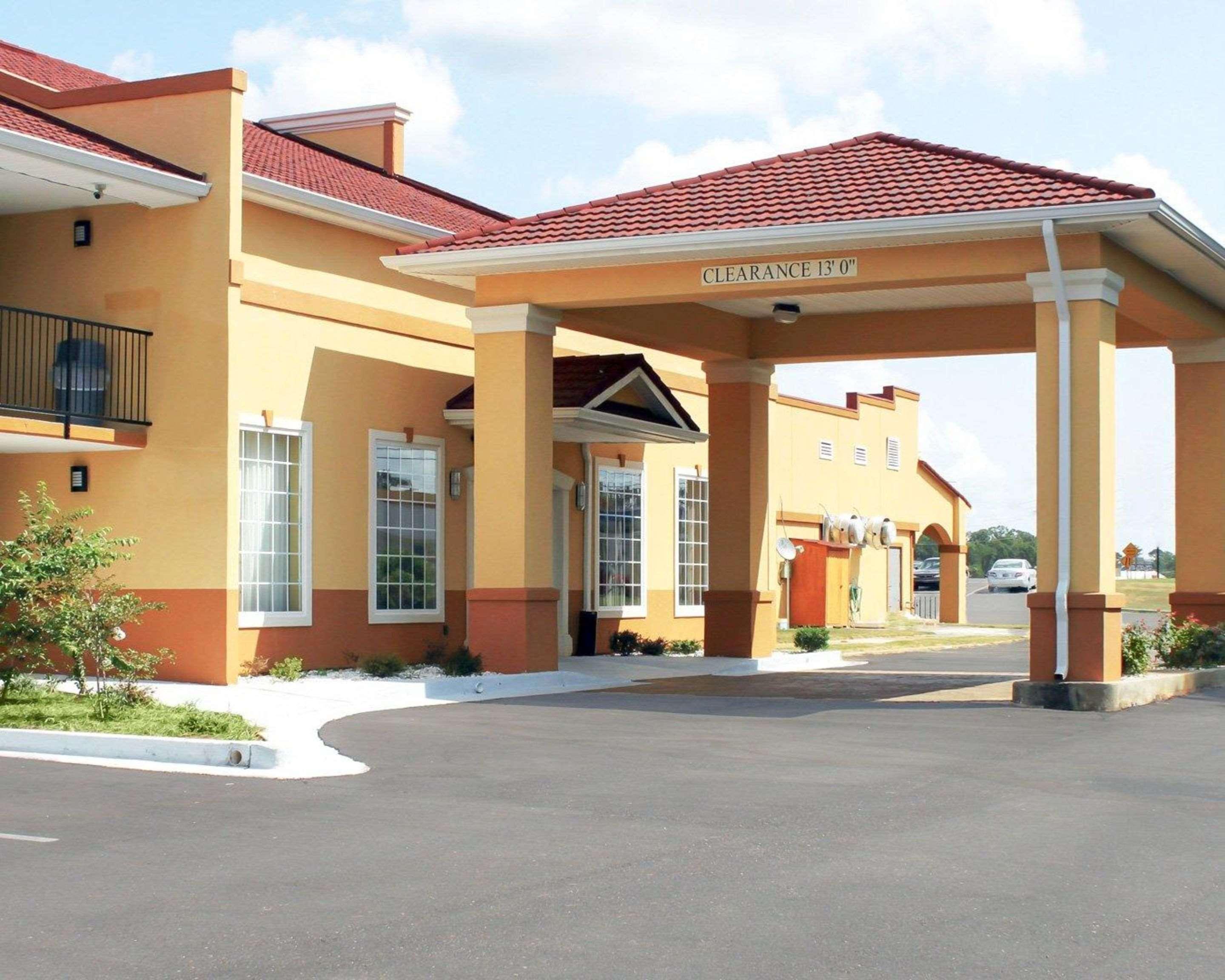 Quality Inn & Suites Greenville I-65 Bagian luar foto