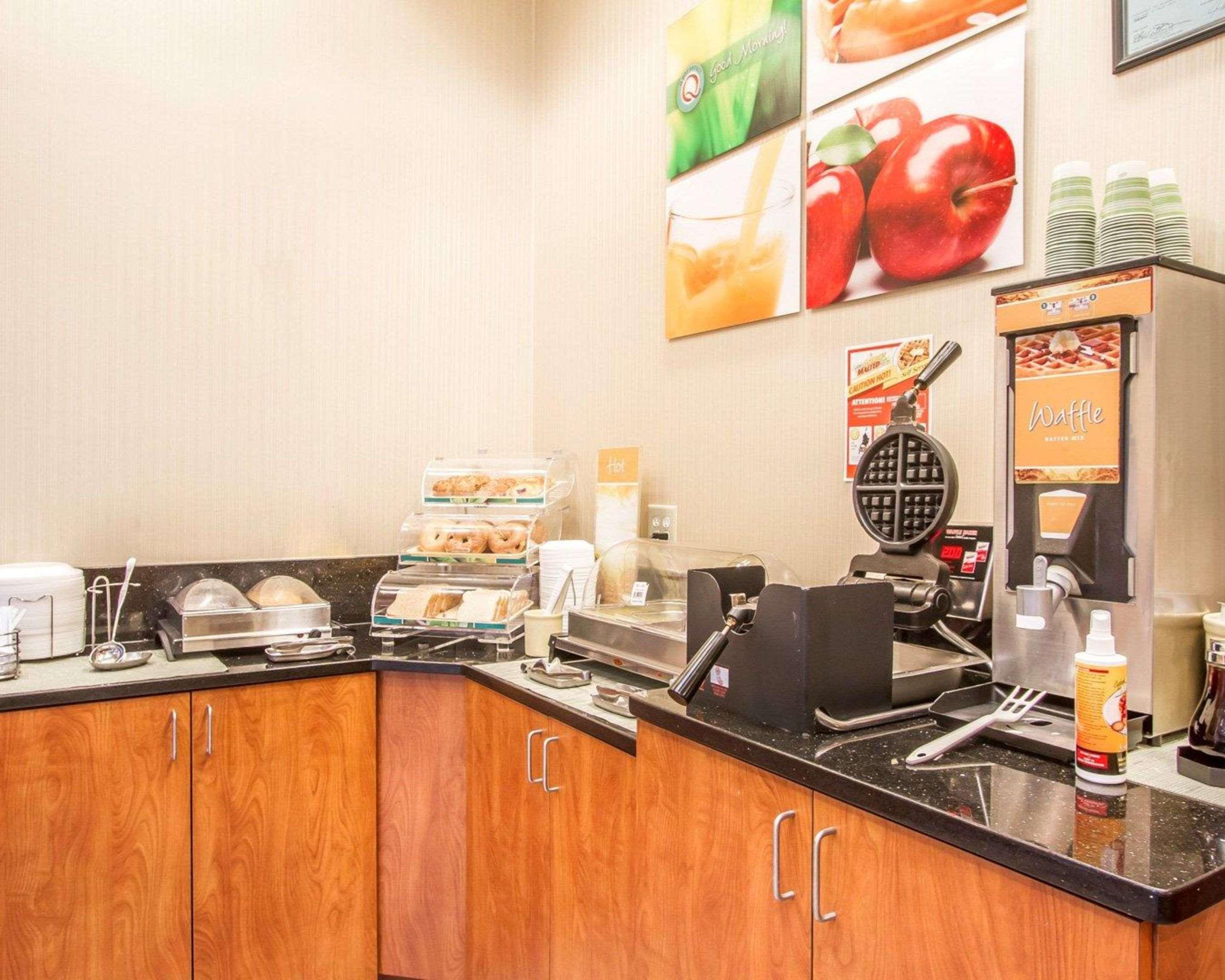 Quality Inn & Suites Greenville I-65 Bagian luar foto