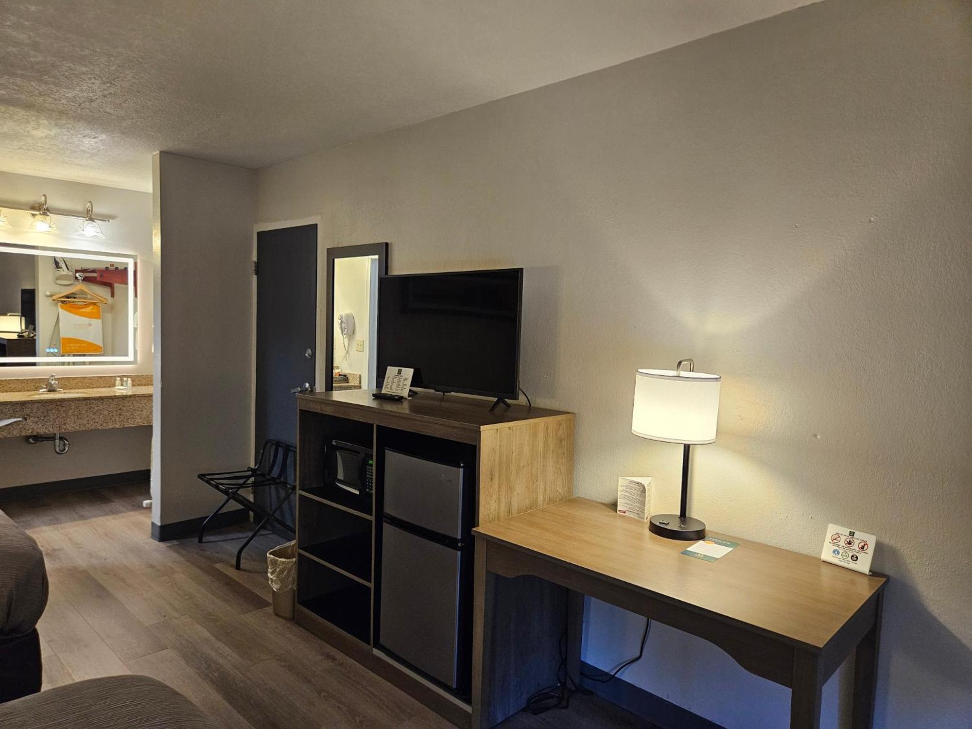 Quality Inn & Suites Greenville I-65 Bagian luar foto