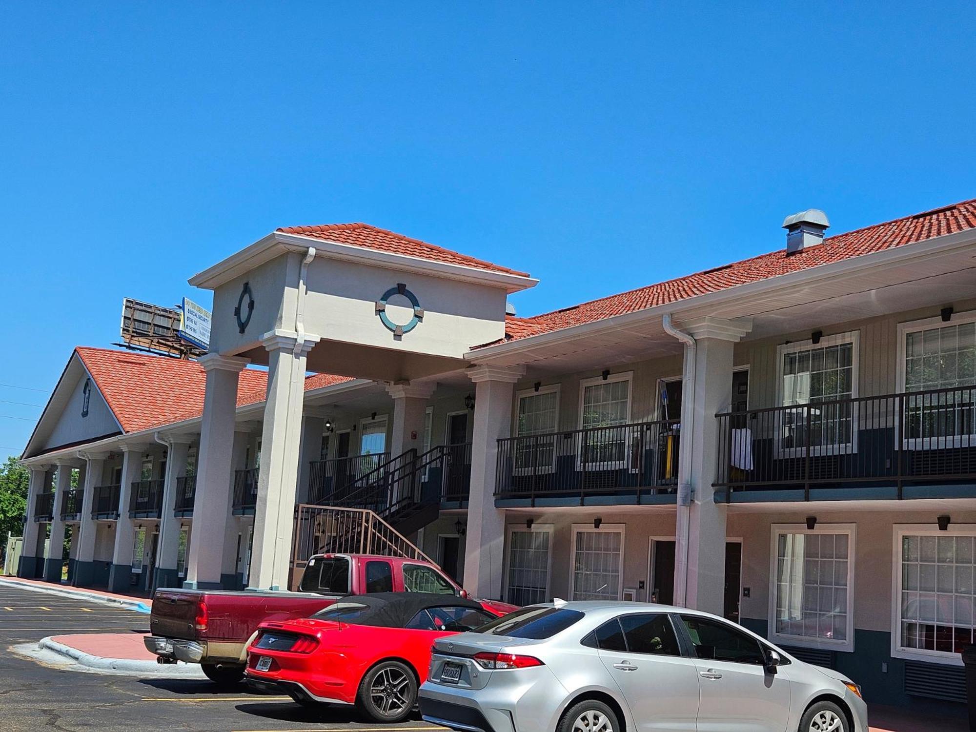 Quality Inn & Suites Greenville I-65 Bagian luar foto