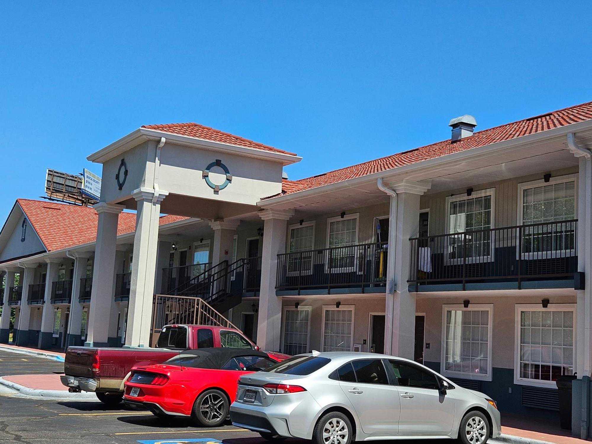 Quality Inn & Suites Greenville I-65 Bagian luar foto