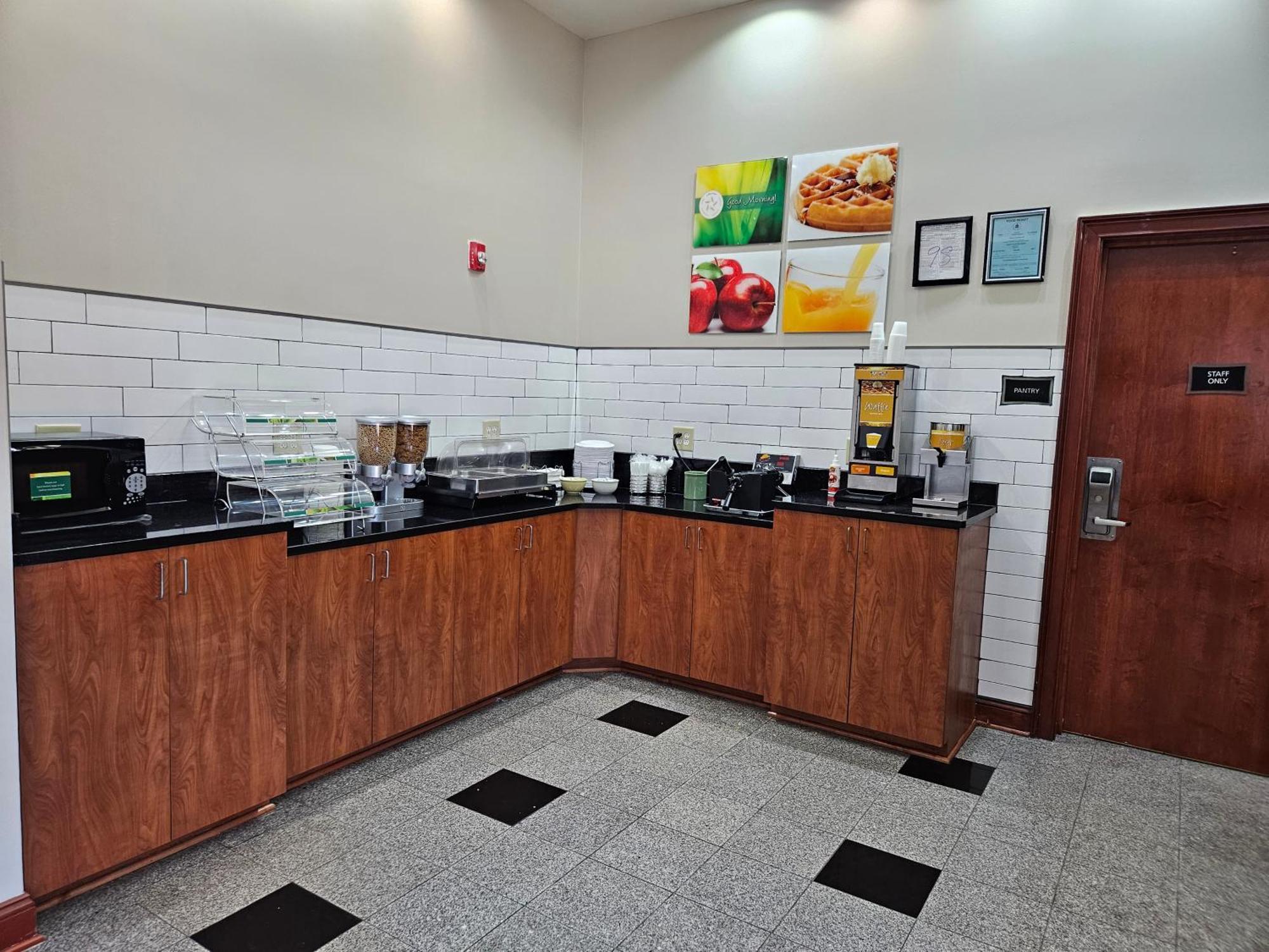 Quality Inn & Suites Greenville I-65 Bagian luar foto